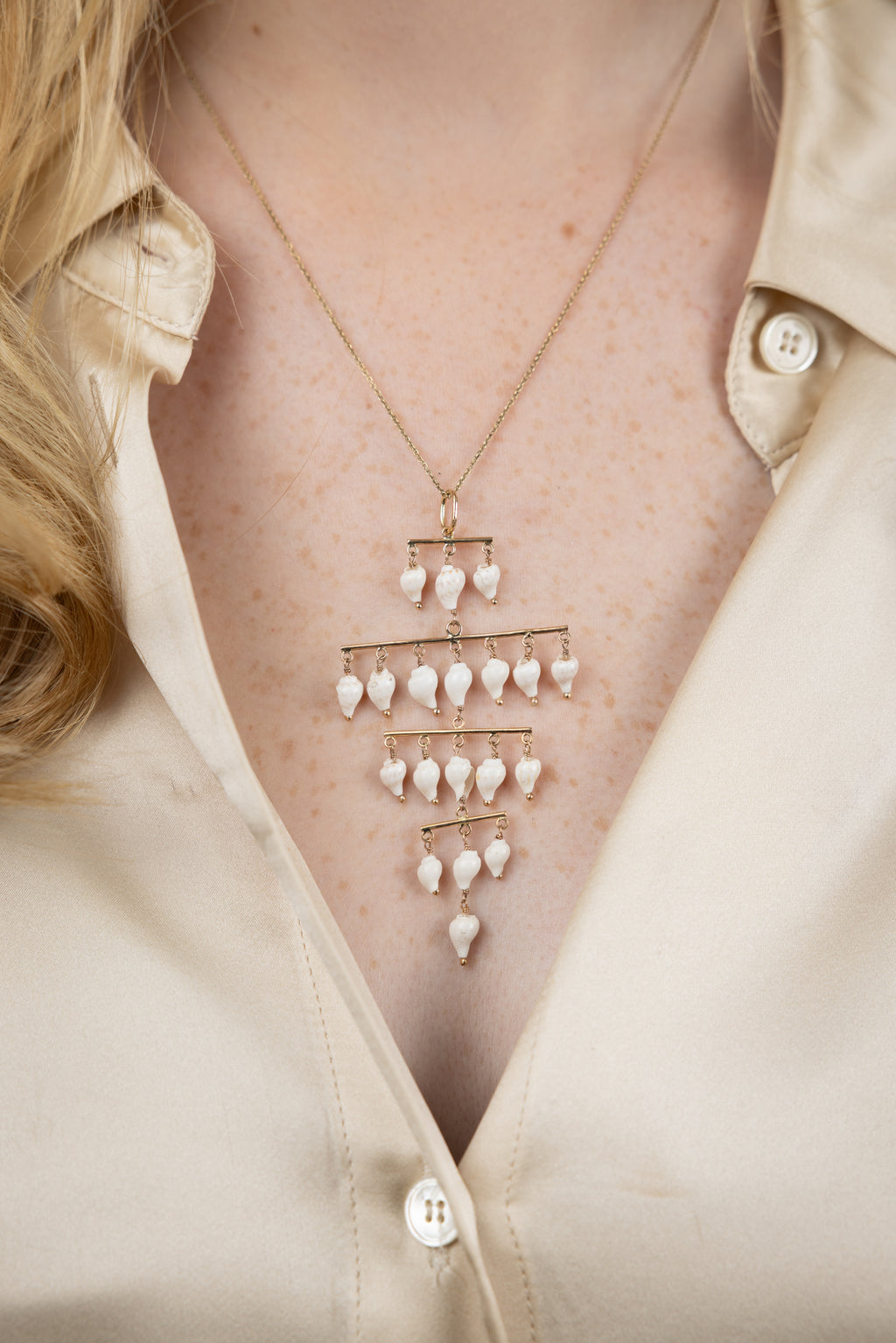 Alexandra Bar Shell necklace