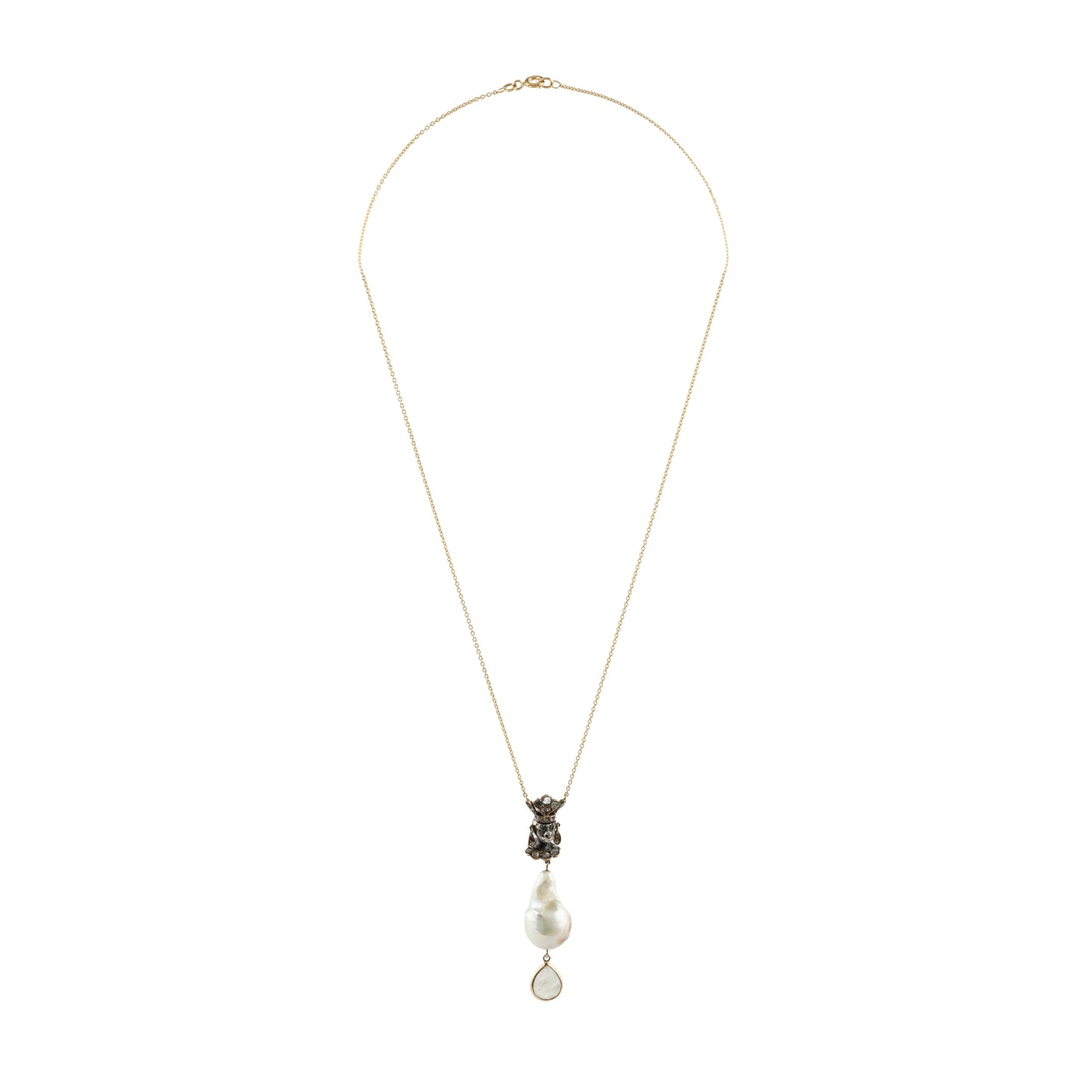 Vintage Queen Pearl Necklace