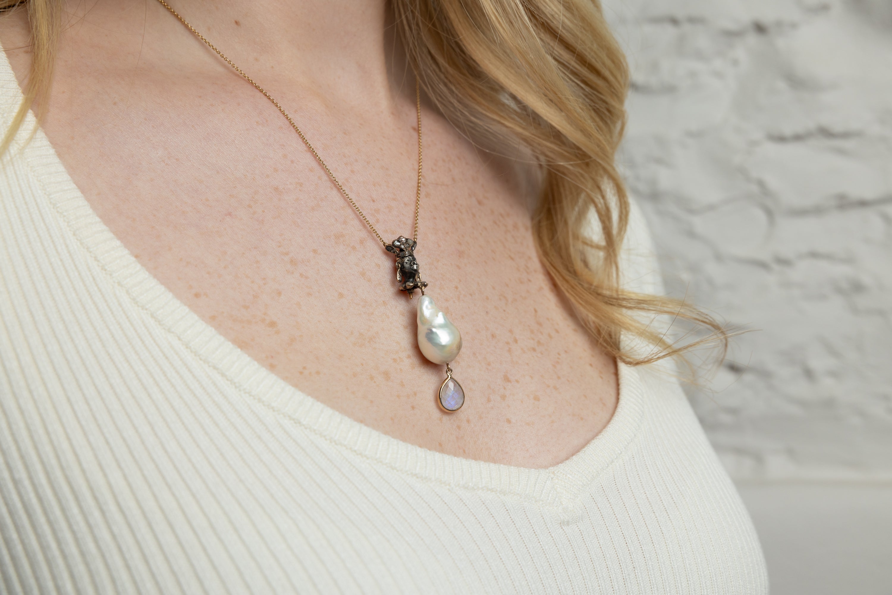 Vintage Queen Pearl Necklace